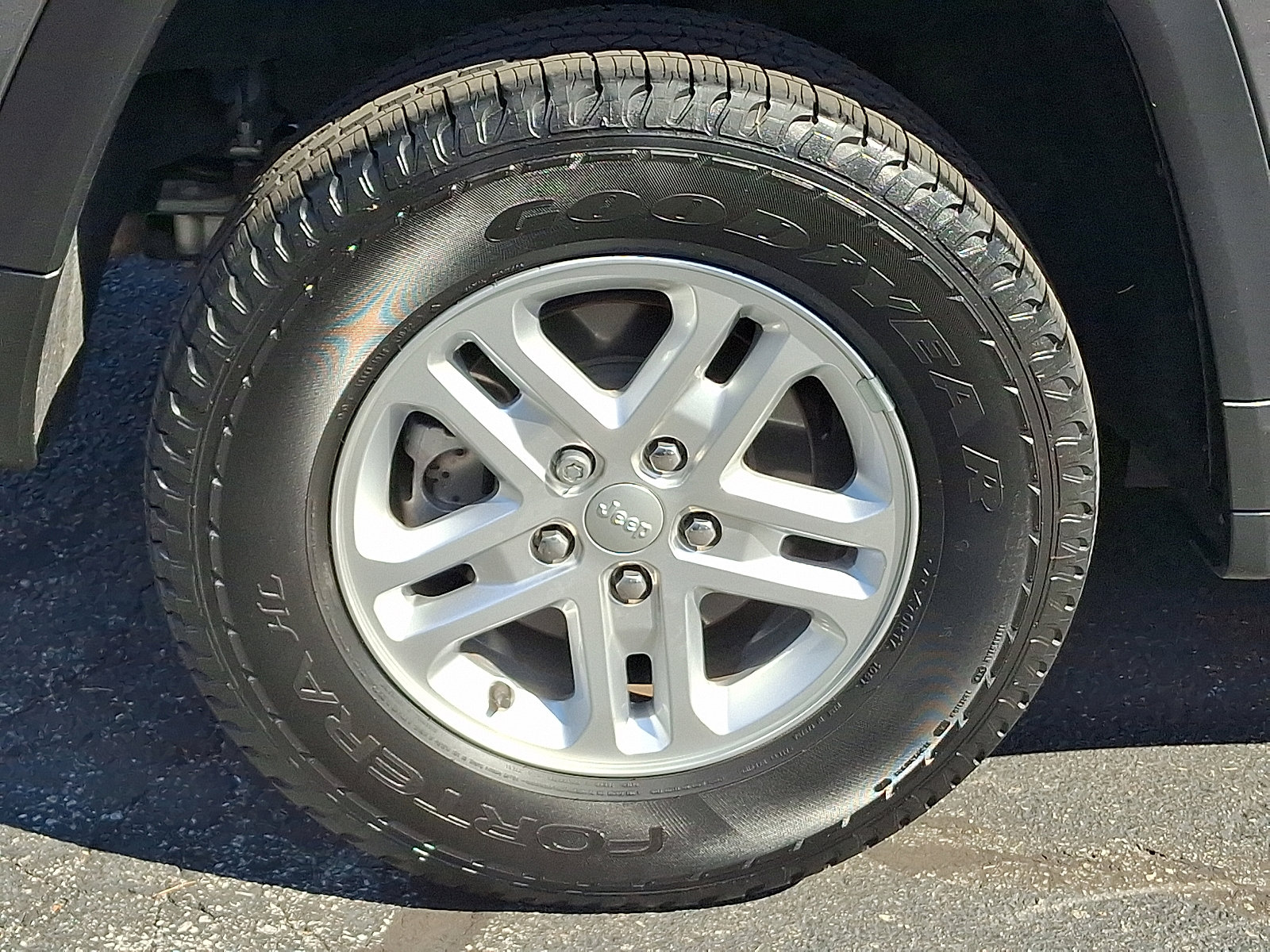 Certified 2022 Jeep Grand Cherokee Laredo w/ Luxury Tech Group I image 9