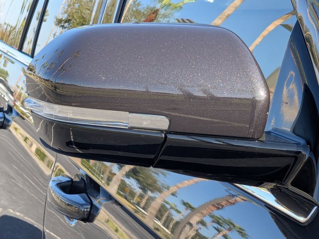 Used 2024 Ford Expedition XLT image 12