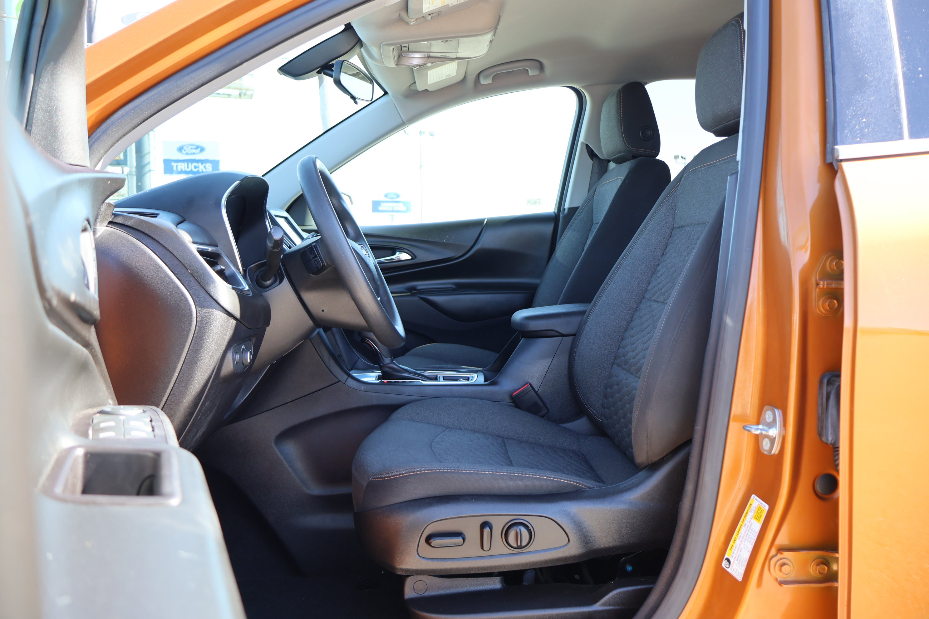 Used 2018 Chevrolet Equinox LT image 13