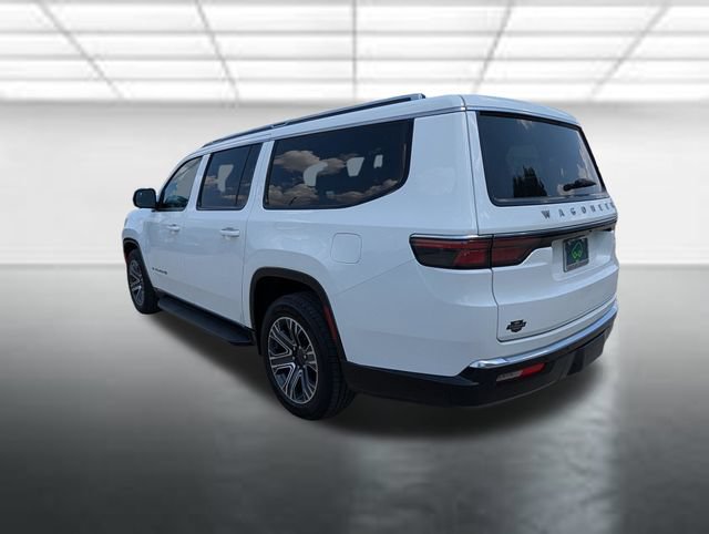 Used 2024 Jeep Wagoneer L Series II RWD image 2