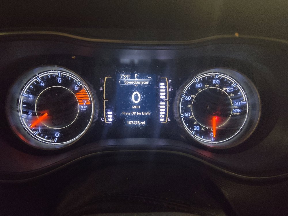 Used 2019 Jeep Cherokee Latitude w/ Popular Appearance Group FWD image 23
