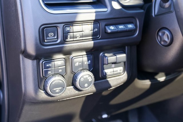 Used 2021 Chevrolet Suburban High Country image 14