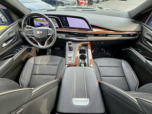 Used 2023 Cadillac Escalade ESV Premium Luxury w/ Performance Package AWD/4WD image 25
