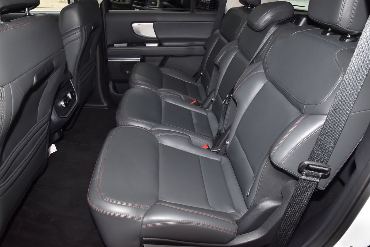 Certified 2025 Ford Expedition Active AWD/4WD image 14