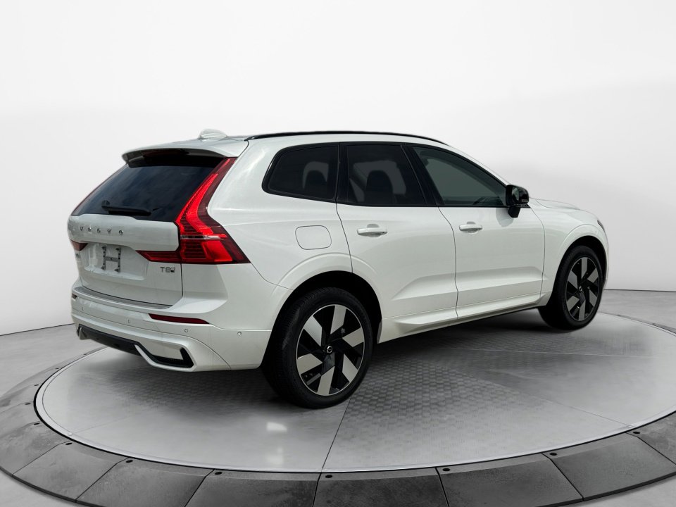 New 2025 Volvo XC60 T8 Plus w/ Protection Package Premier image 7
