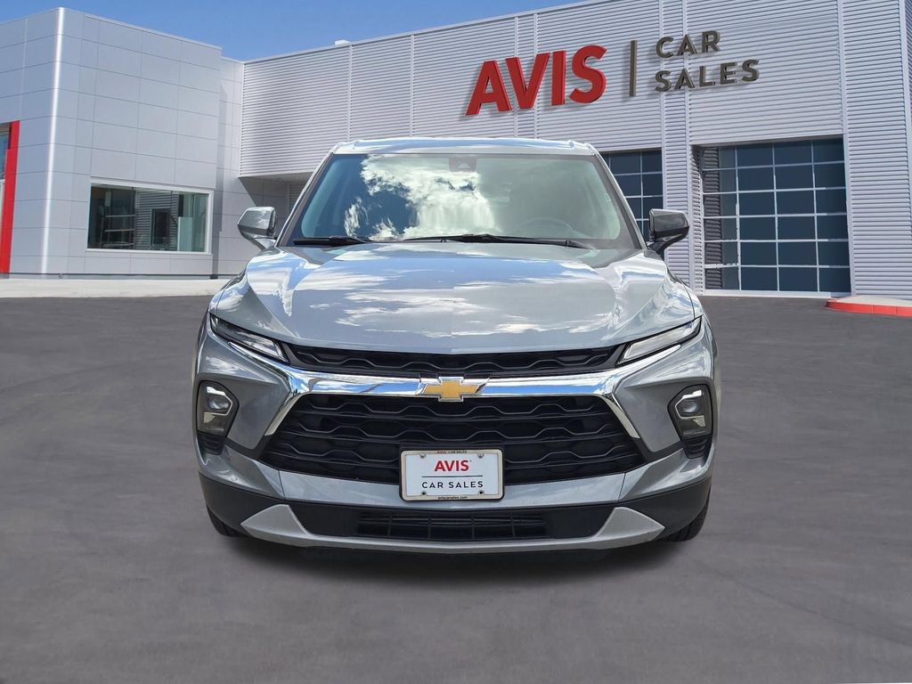 Used 2025 Chevrolet Blazer LT AWD/4WD image 2