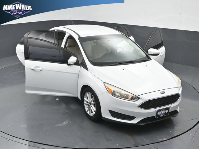 Used 2015 Ford Focus SE FWD image 25