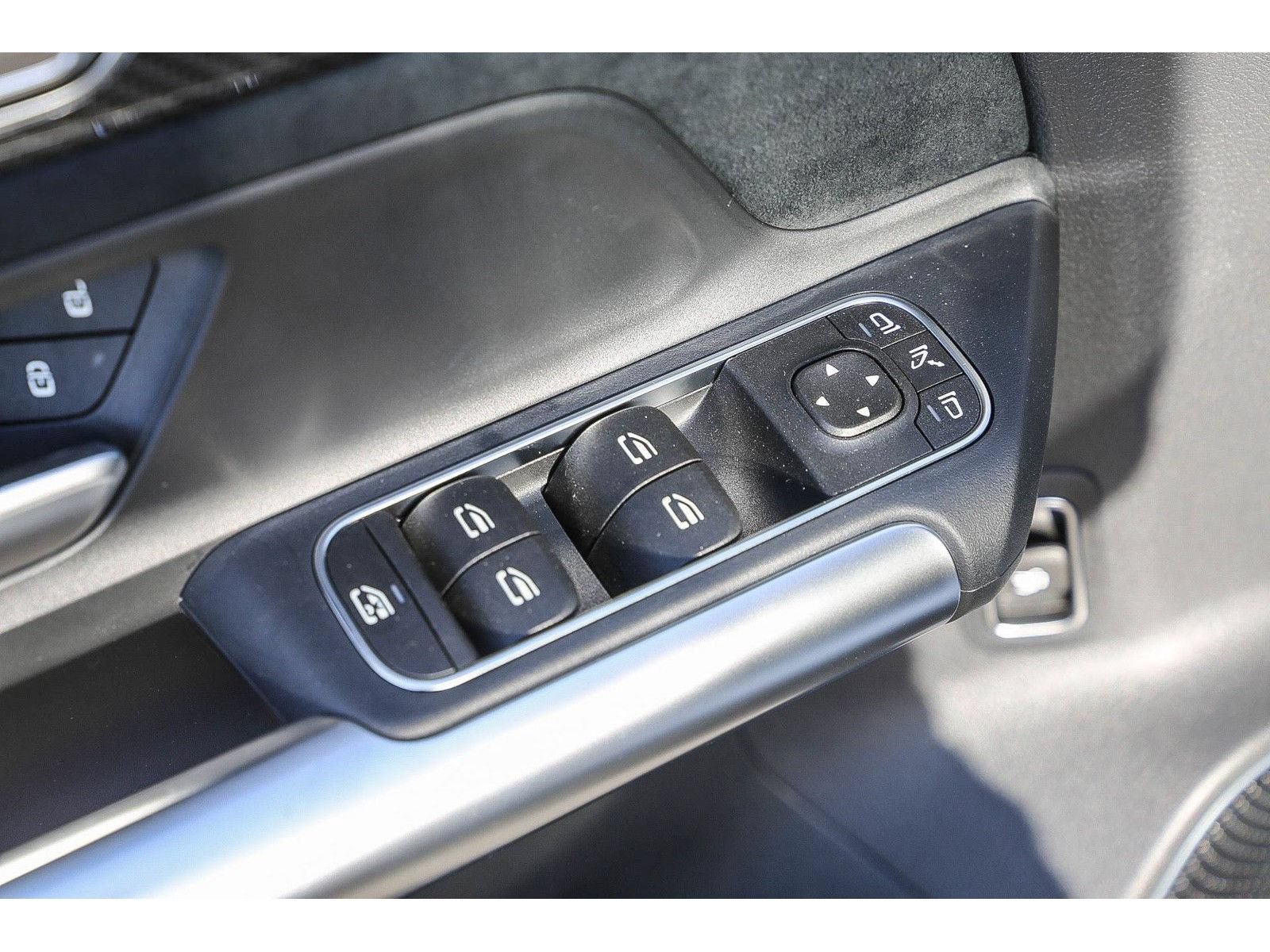 Used 2024 Mercedes-Benz GLA 35 AMG 4MATIC image 27