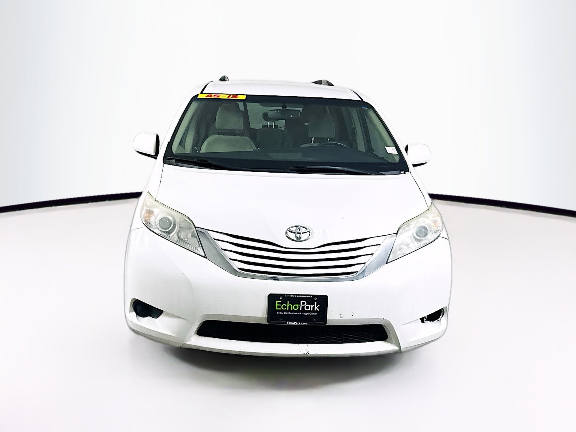 Used 2017 Toyota Sienna LE image 2