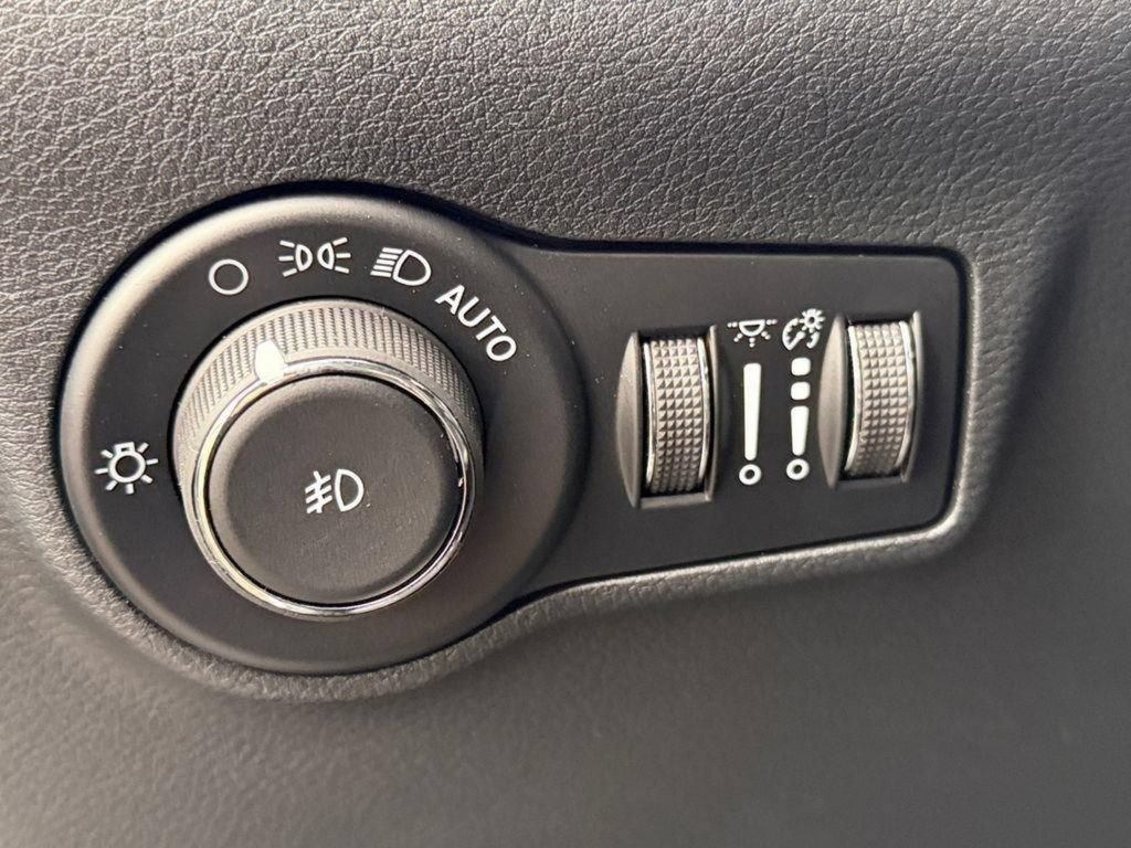 New 2026 Jeep Compass Limited w/ Sun, Sound & Navigation Group AWD/4WD image 19