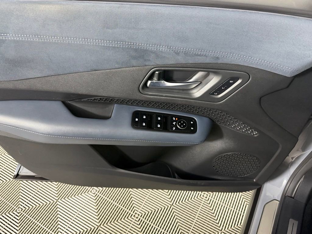 Used 2023 Nissan Ariya image 28