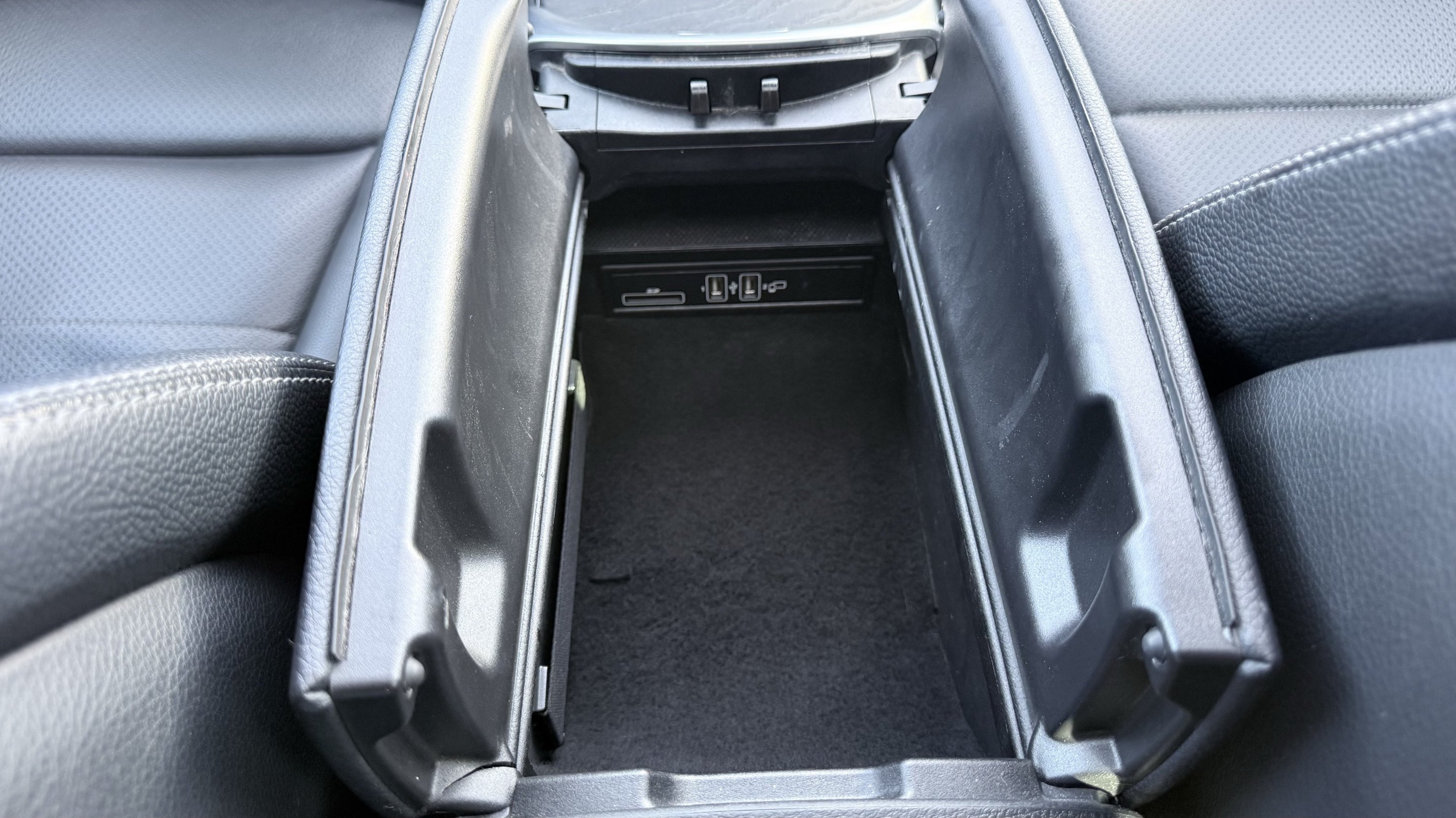 Used 2018 Mercedes-Benz C 300 Sedan w/ Premium Package image 43