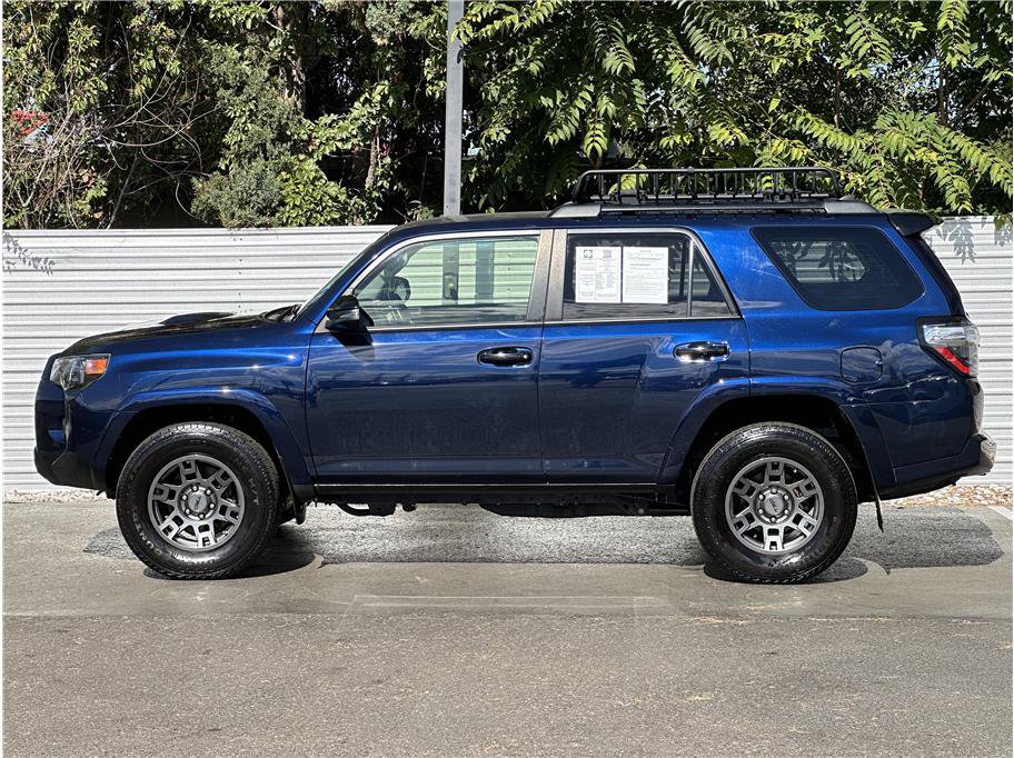 Used 2020 Toyota 4Runner Venture w/ Moonroof Package AWD/4WD image 9