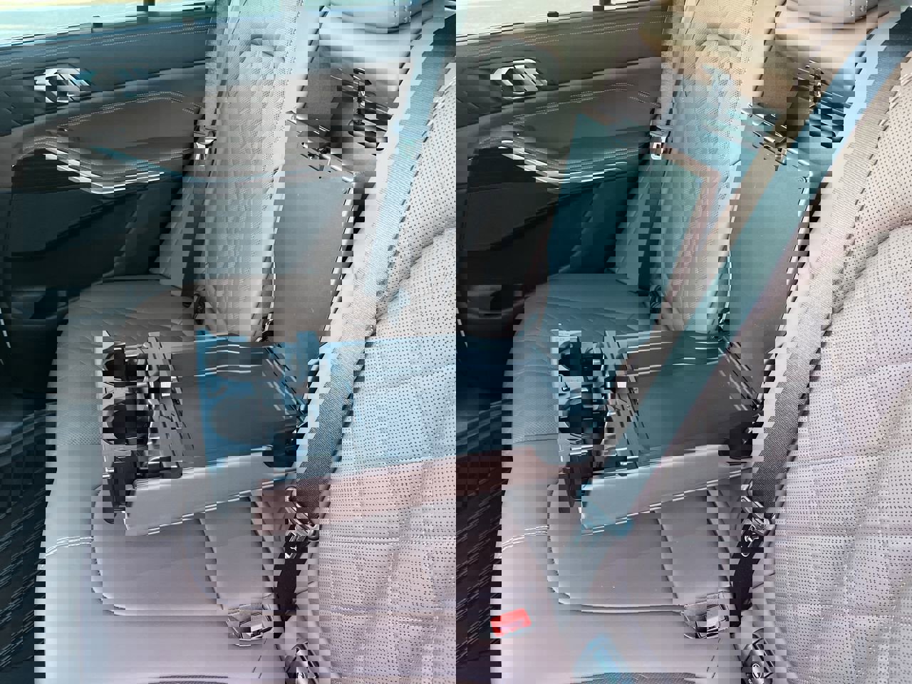 Used 2023 BMW X5 sDrive40i w/ Climate Comfort Package image 32