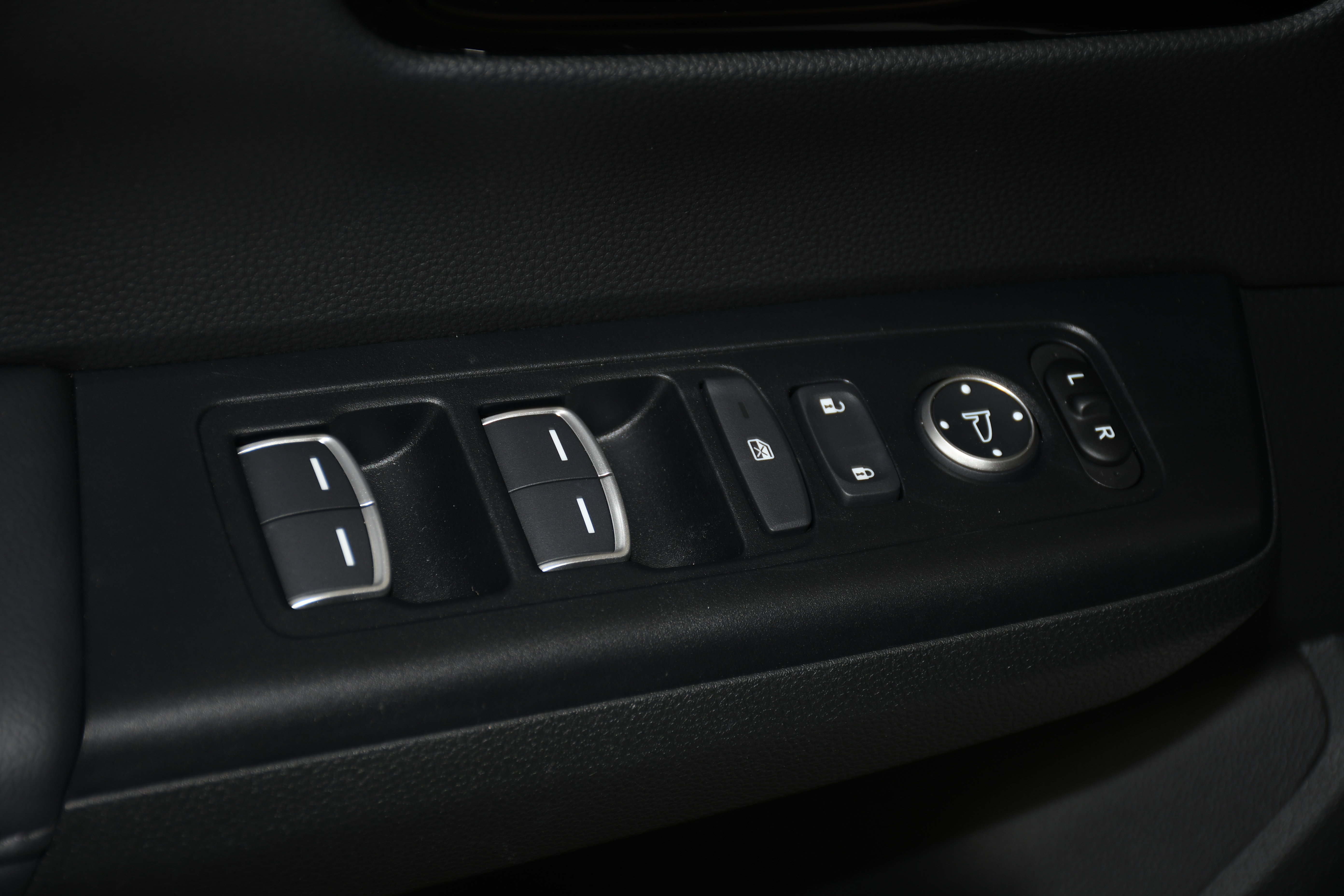 Used 2024 Honda CR-V EX-L image 11