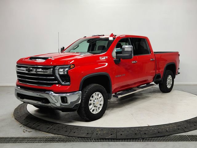 Used 2024 Chevrolet Silverado 3500 LTZ w/ LTZ Plus Package image 3