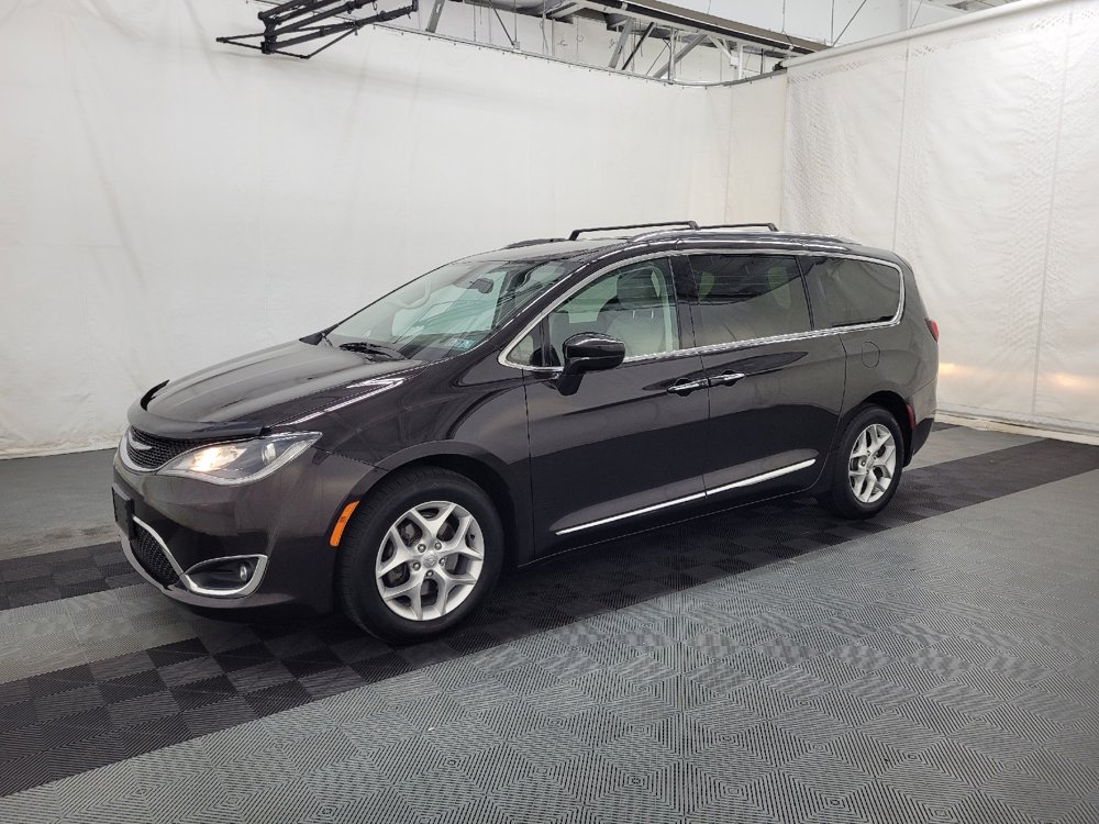 Used 2017 Chrysler Pacifica Touring-L Plus w/ Tire & Wheel Group FWD image 2