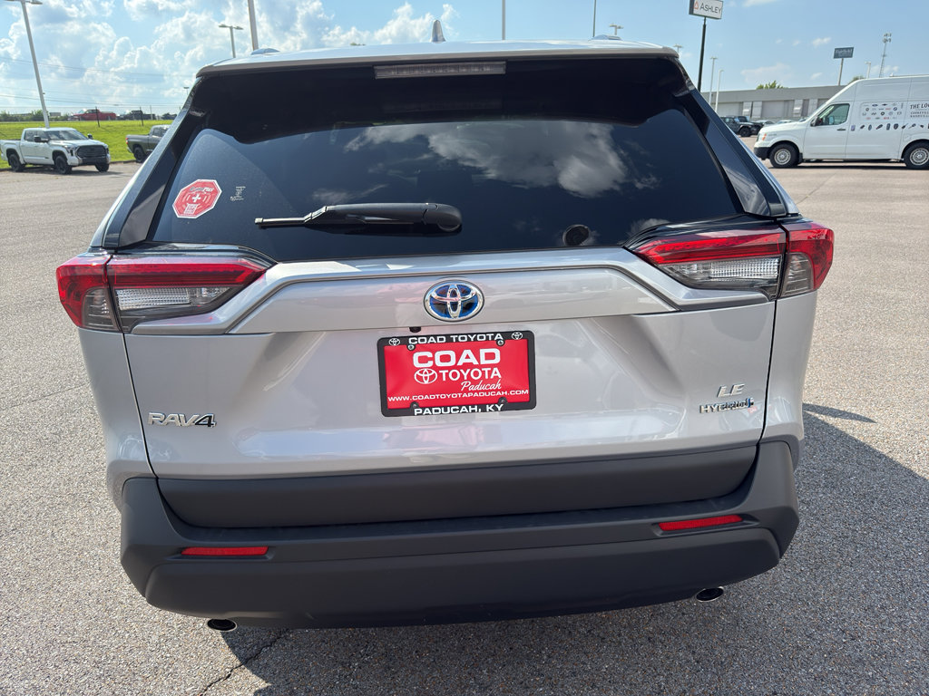 Used 2024 Toyota RAV4 LE image 4