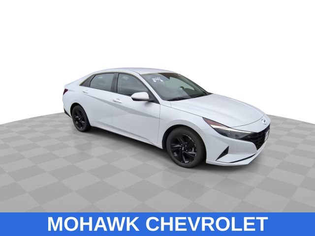 Used 2021 Hyundai Elantra SEL FWD image 2