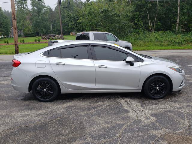 Used 2017 Chevrolet Cruze LT w/ Convenience Package FWD image 8