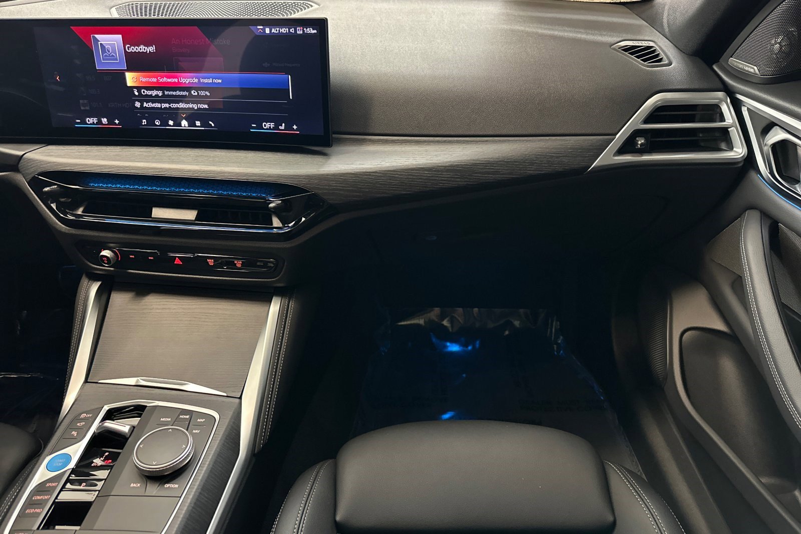 Certified 2025 BMW i4 eDrive40 w/ M Sport Package RWD image 29