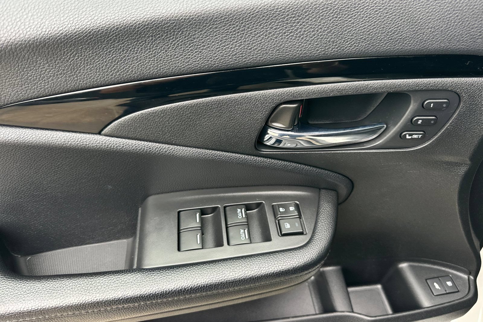 Used 2018 Honda Pilot Elite image 14