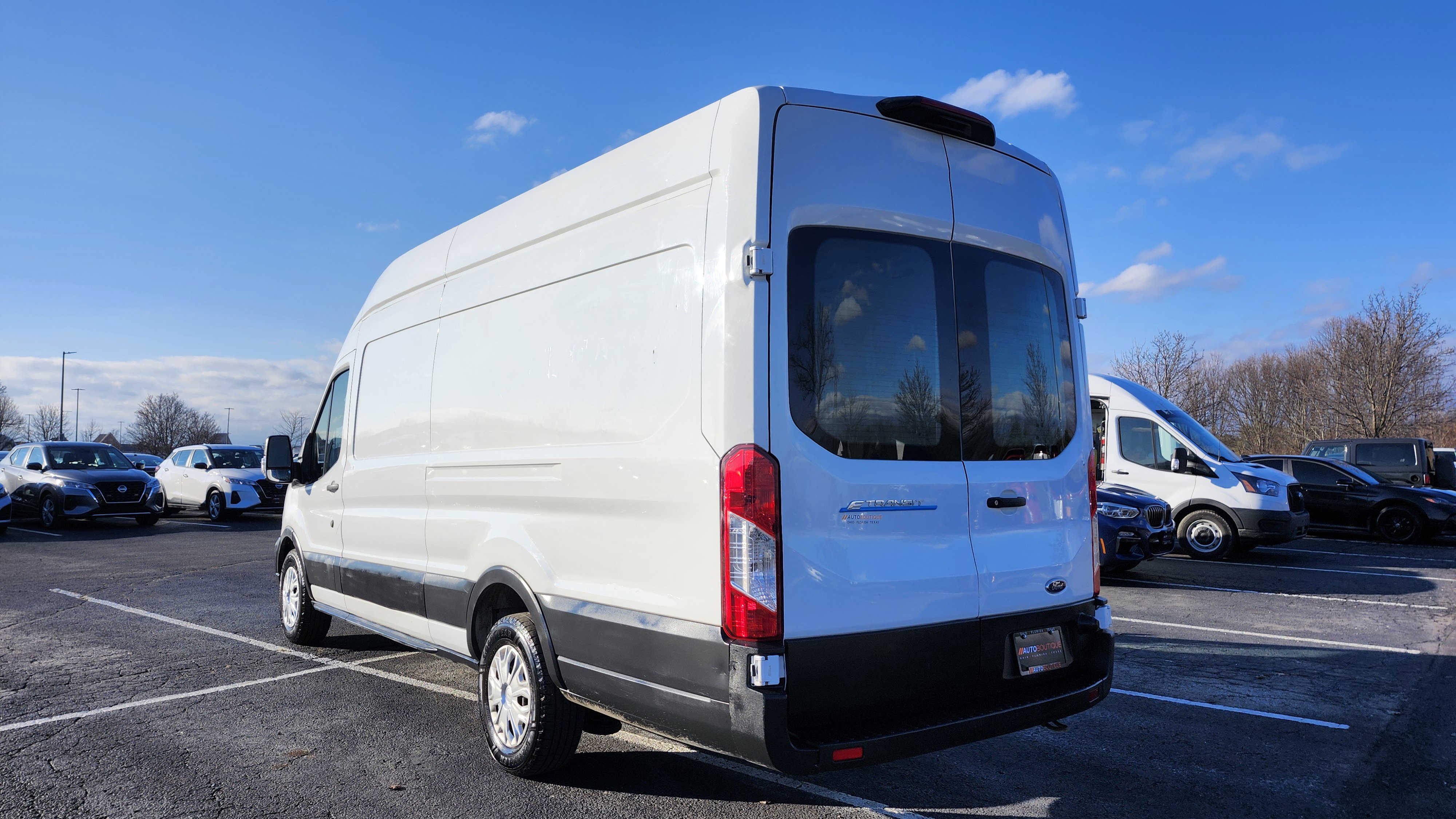 Used 2022 Ford E-Transit 148 High Roof Extended image 13