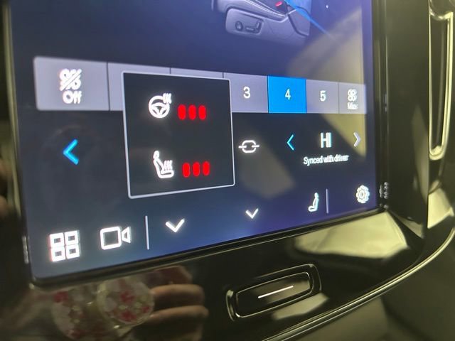 Used 2025 Volvo XC40 B5 Core AWD/4WD image 21