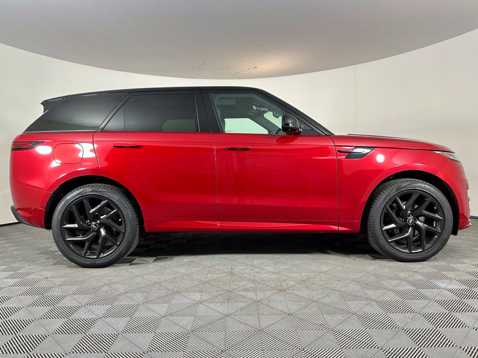 Used 2025 Land Rover Range Rover Sport Dynamic SE AWD/4WD image 28