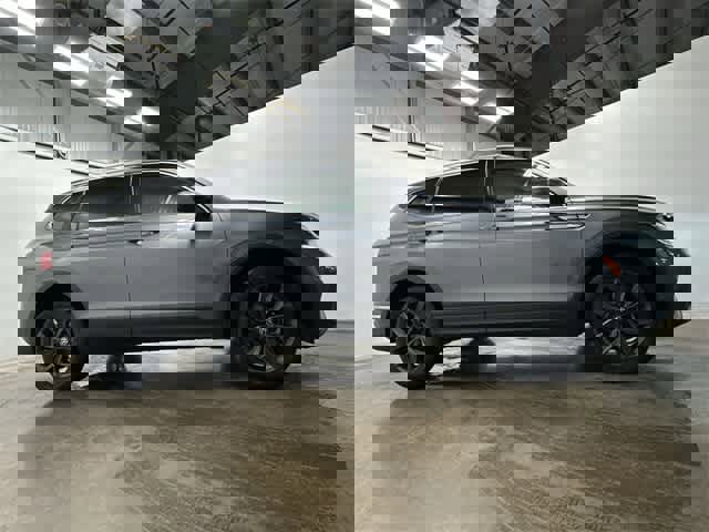 Certified 2022 Volkswagen Tiguan SE w/ Panoramic Sunroof Package image 4