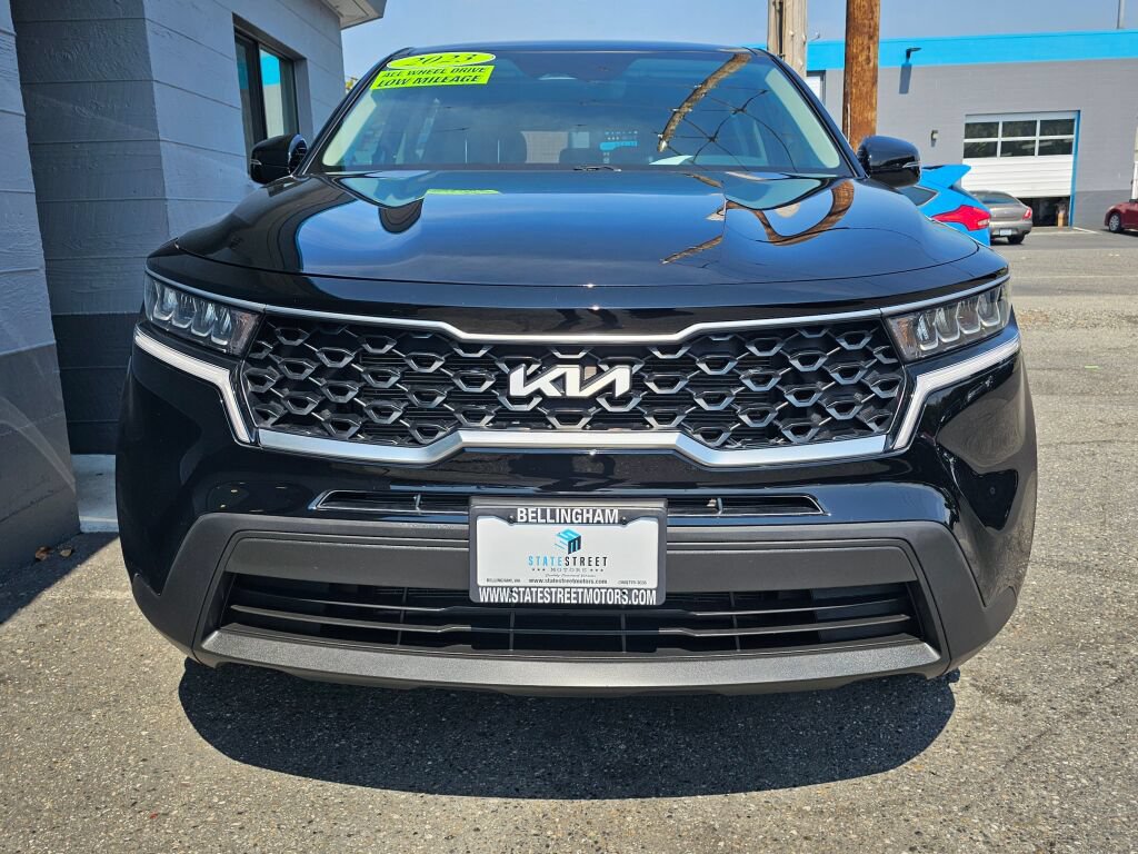Used 2023 Kia Sorento LX AWD/4WD image 7