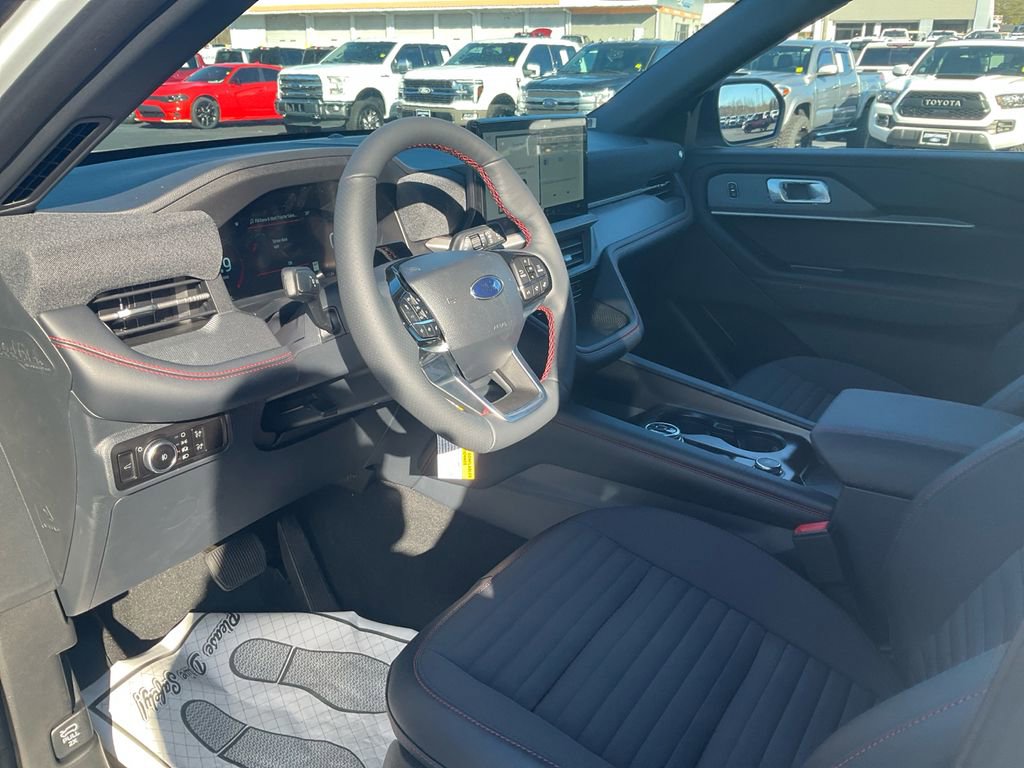 New 2026 Ford Explorer ST-Line w/ ST-Line Street Pack image 15