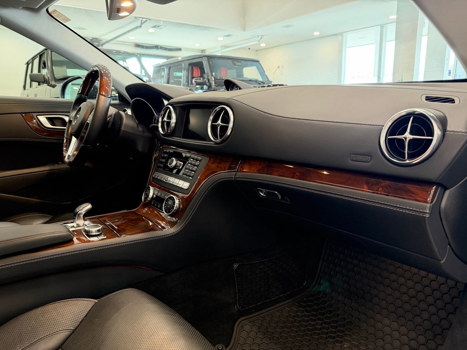 Used 2014 Mercedes-Benz SL 550 image 15