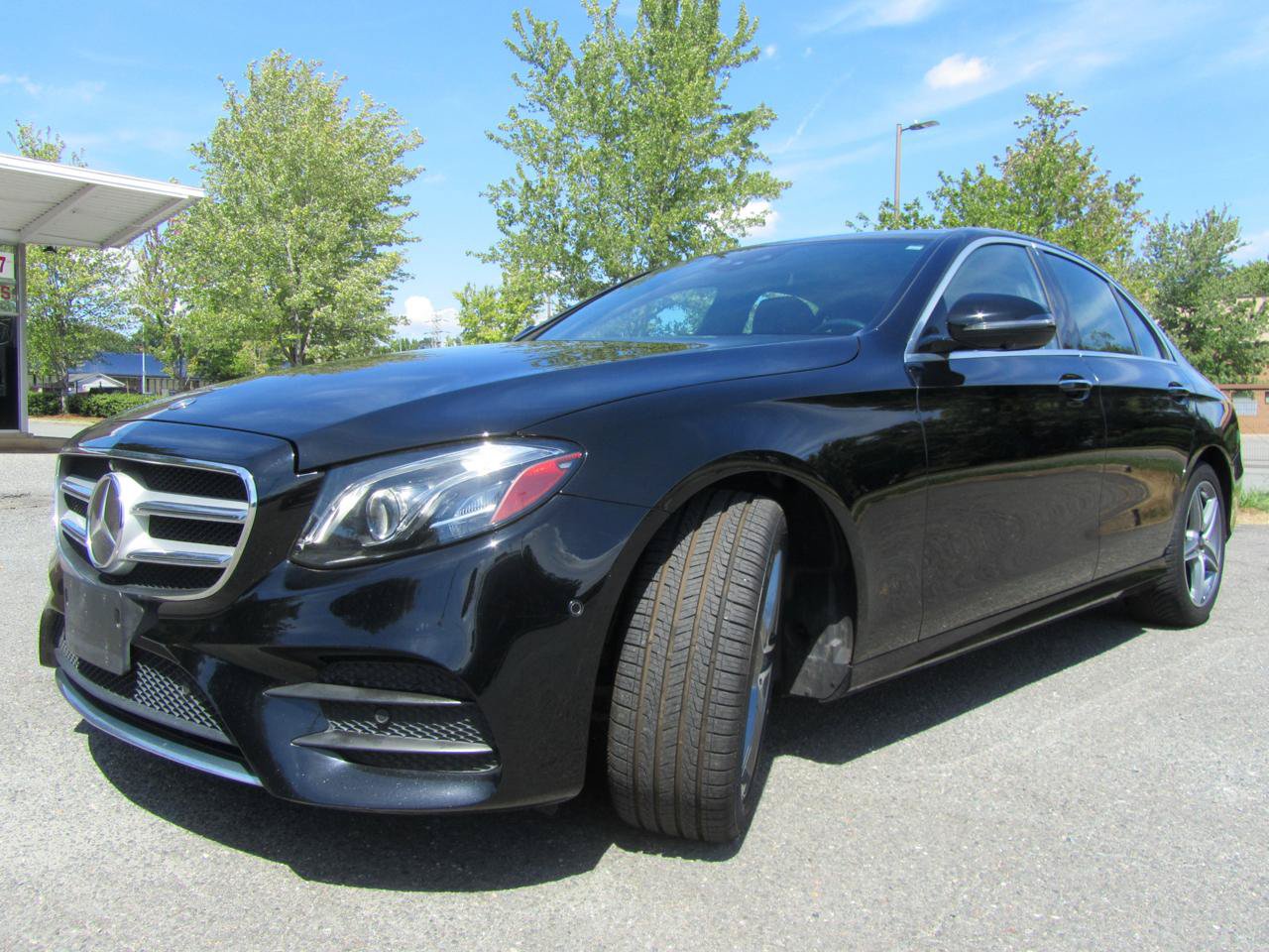 Used 2017 Mercedes-Benz E 300 4MATIC image 6
