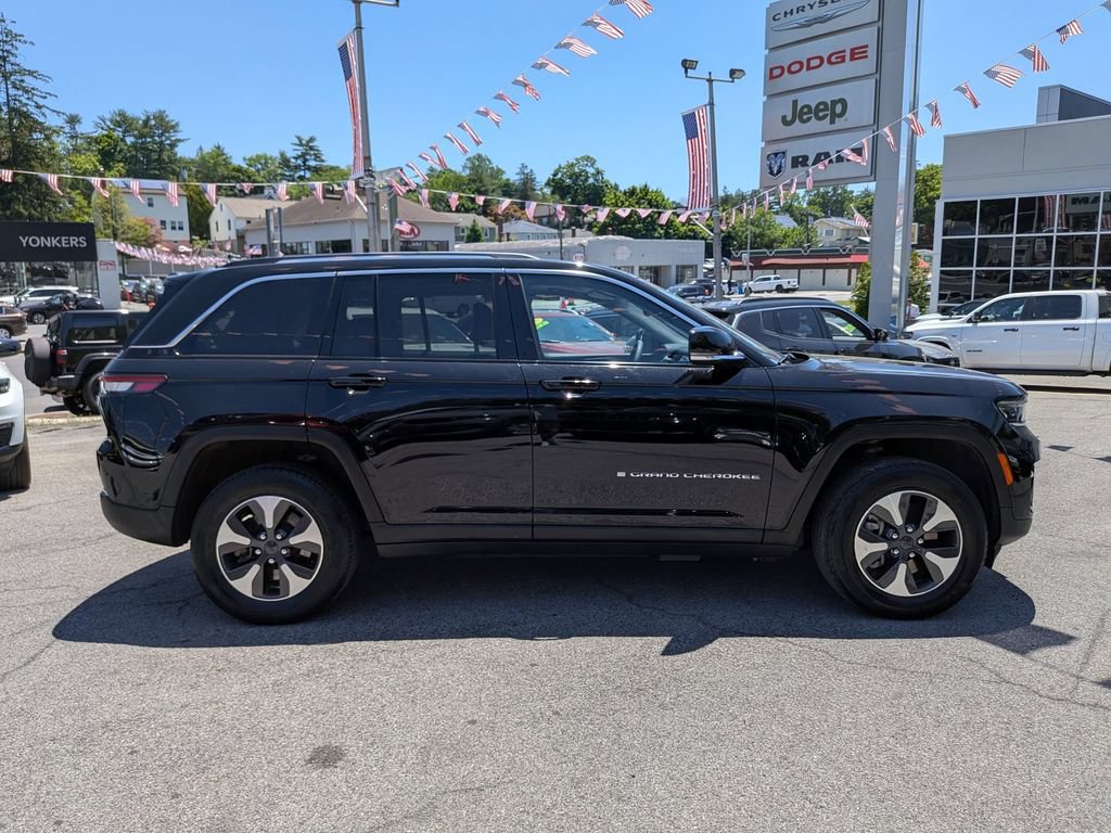 Used 2023 Jeep Grand Cherokee 4WD 4xe image 5