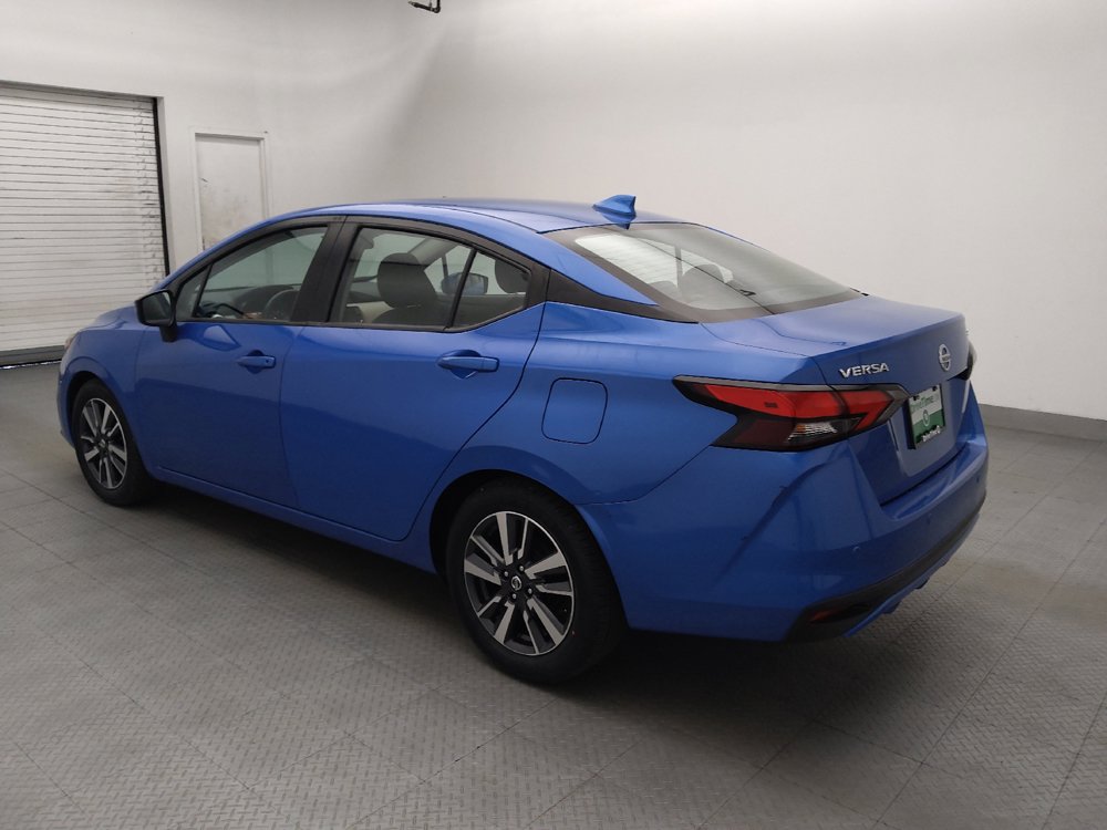 Used 2021 Nissan Versa SV FWD image 3