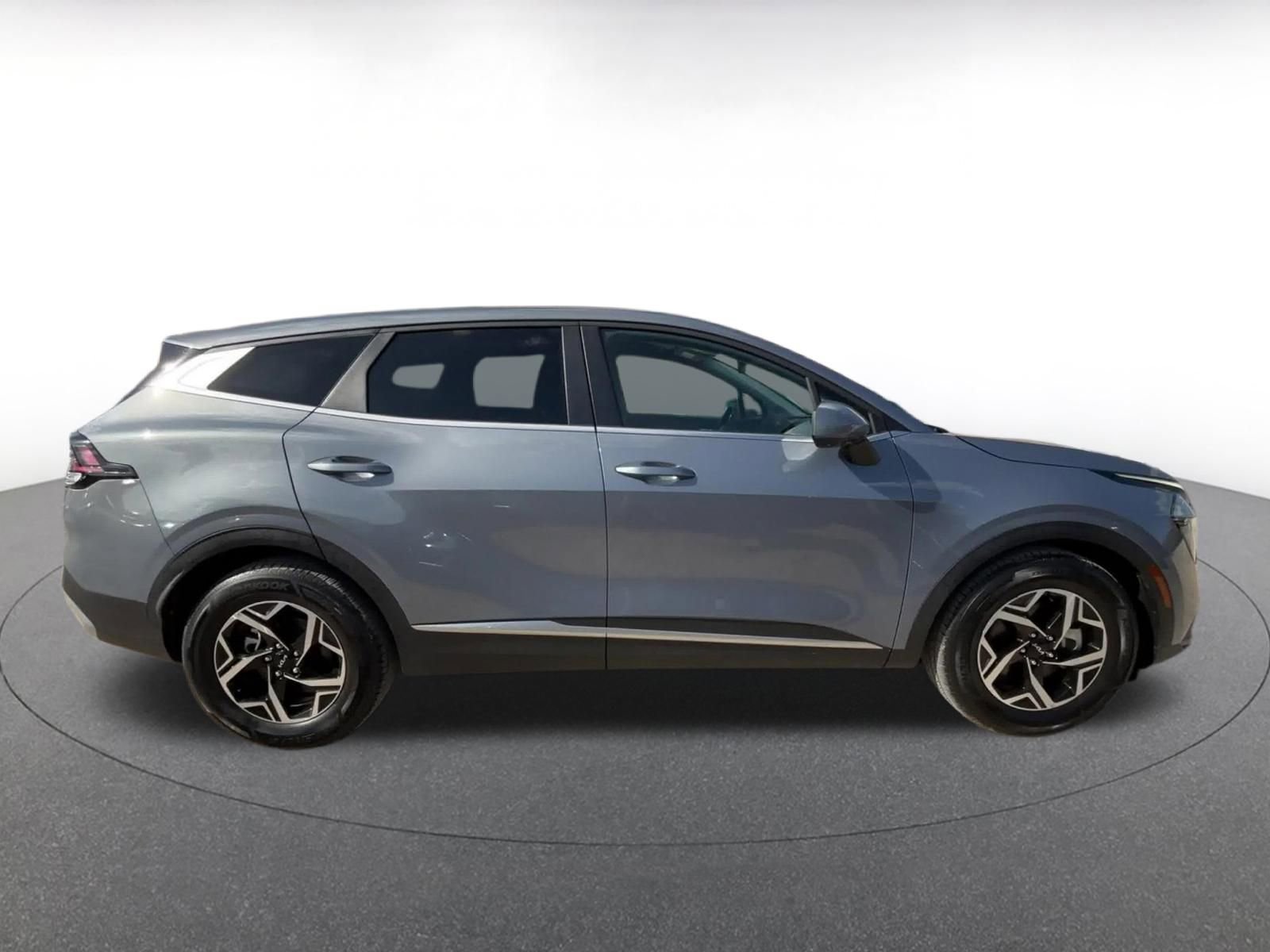 Used 2025 Kia Sportage LX FWD image 16