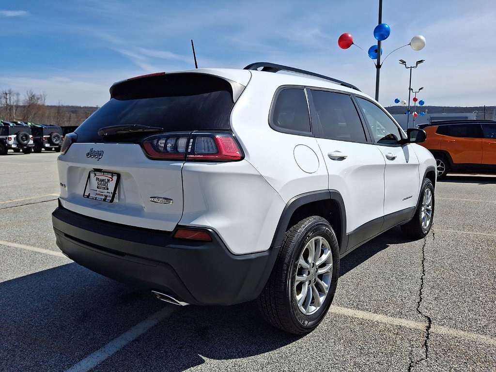Certified 2022 Jeep Cherokee Latitude Lux w/ Mopar Interior Package AWD/4WD image 25