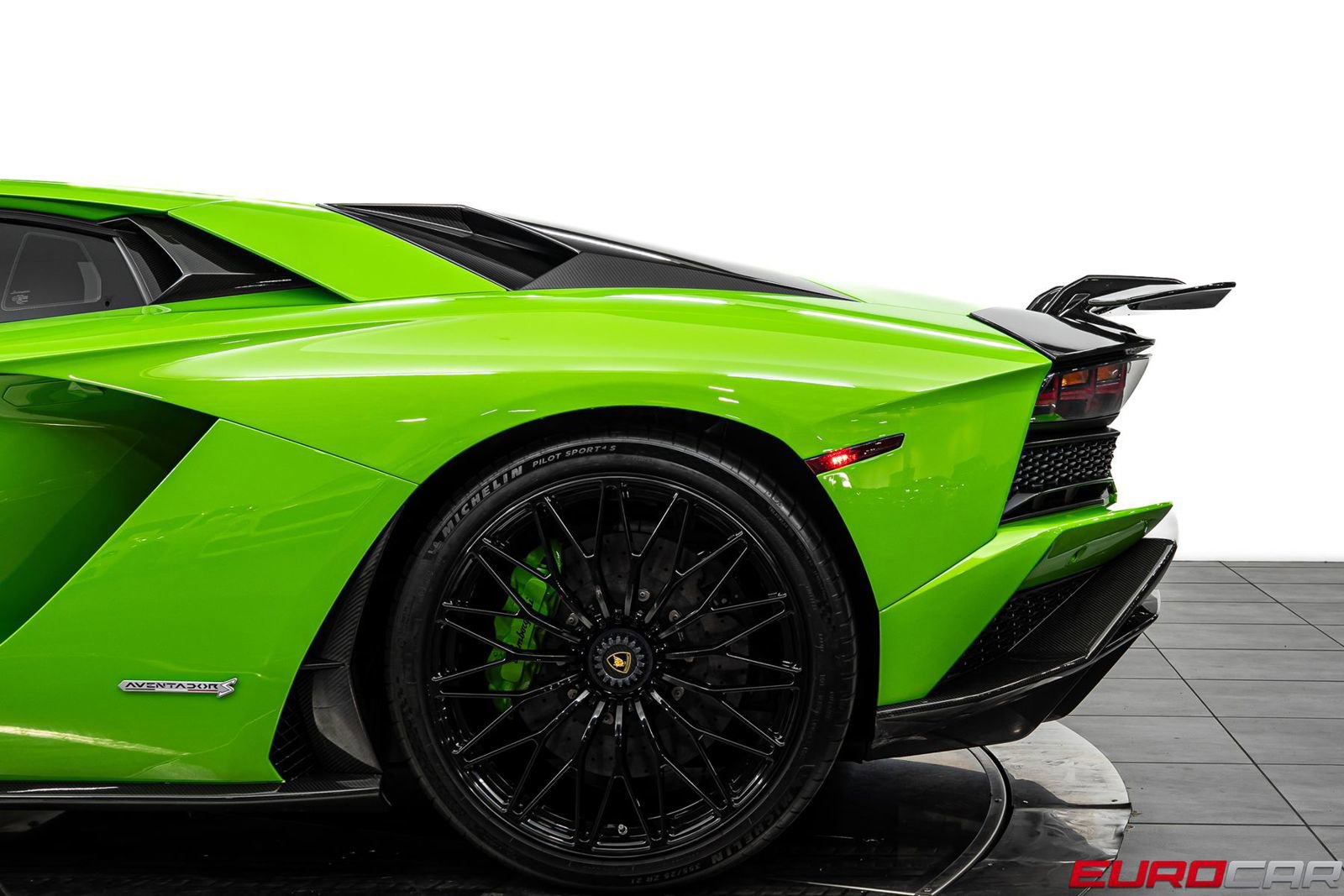 Used 2018 Lamborghini Aventador S image 17