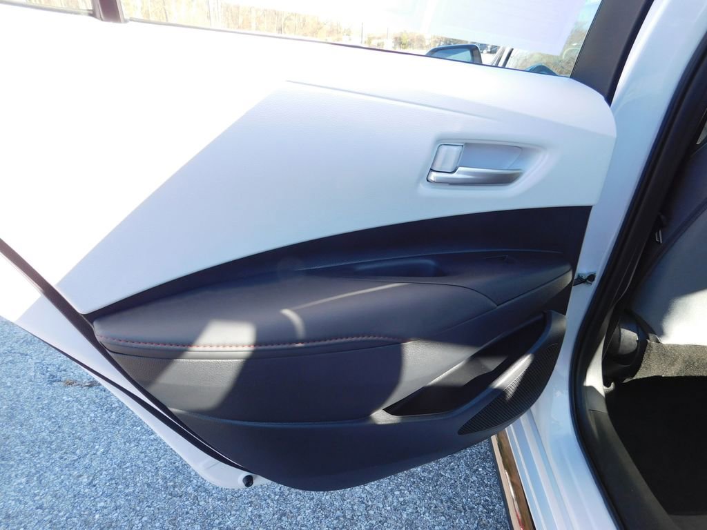 Used 2025 Toyota Corolla SE image 8