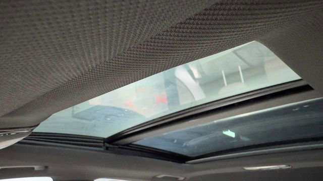 Used 2018 BMW 640i Gran Turismo xDrive image 32