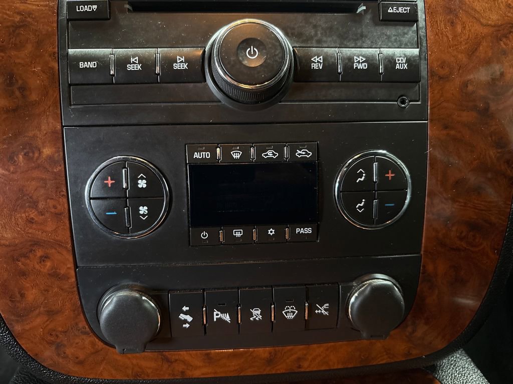 Used 2007 Chevrolet Avalanche LTZ w/ LTZ Preferred Equipment Group image 24