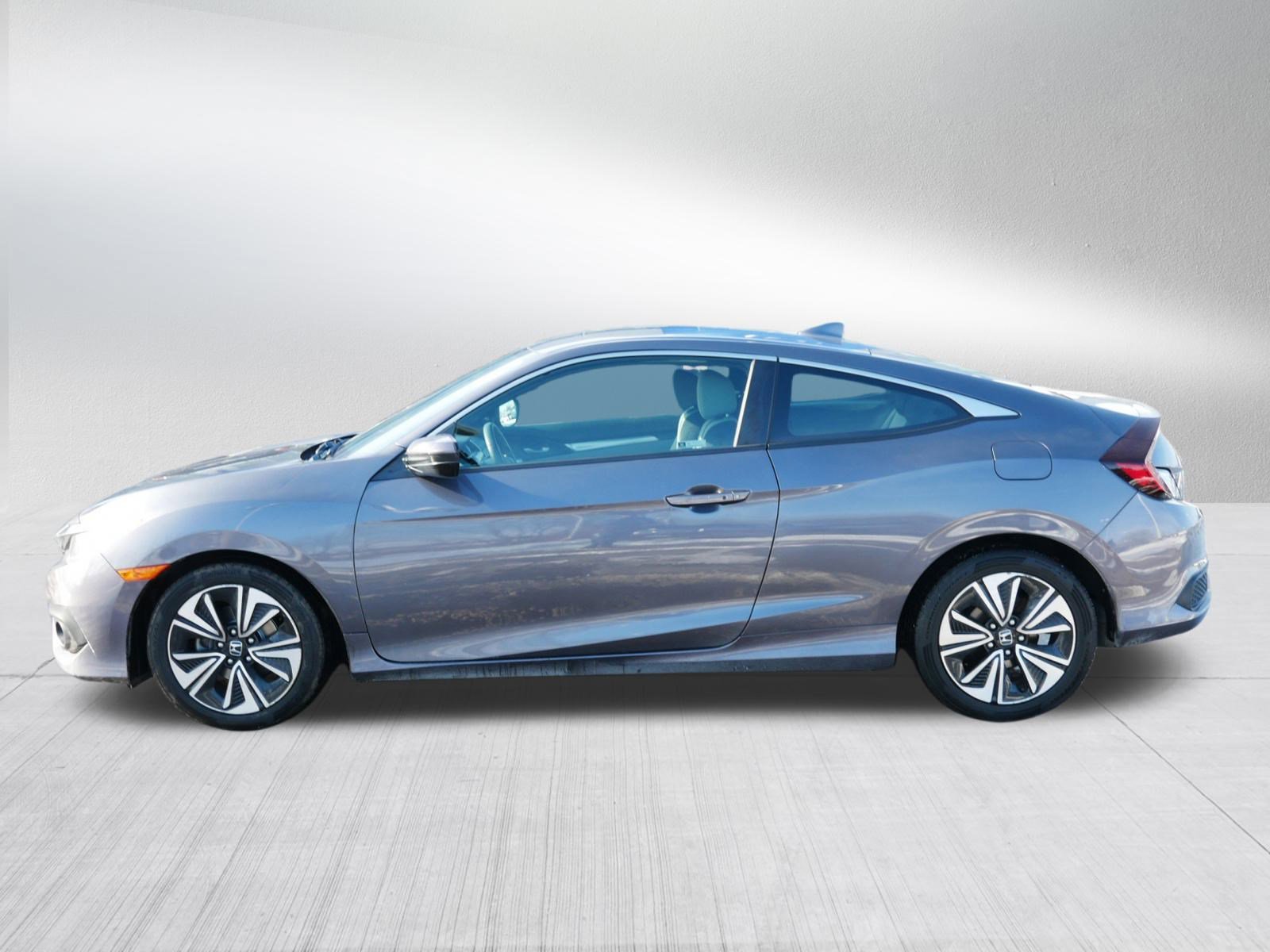 Certified 2018 Honda Civic EX-T image 4