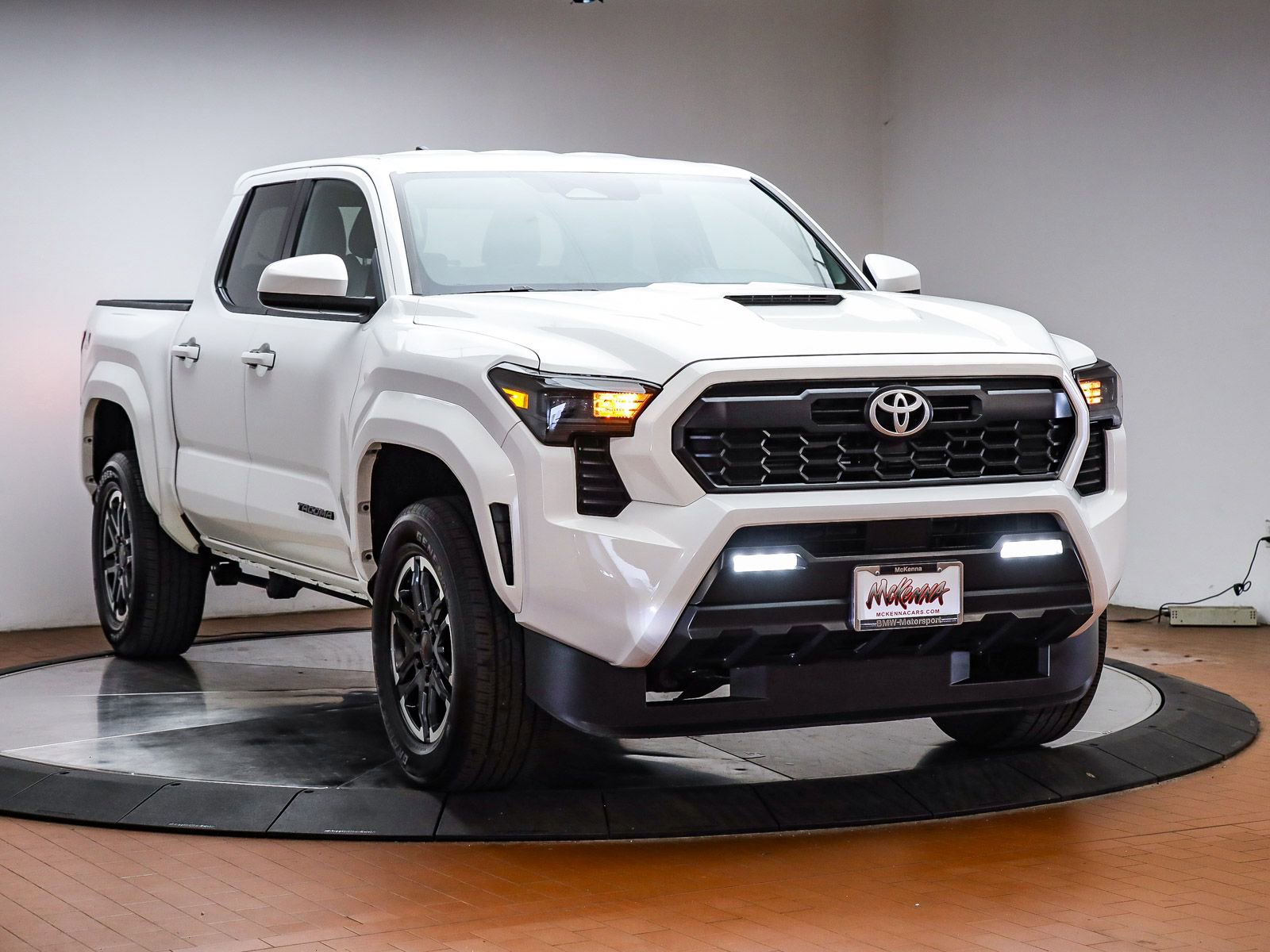 Used 2024 Toyota Tacoma TRD Sport image 3