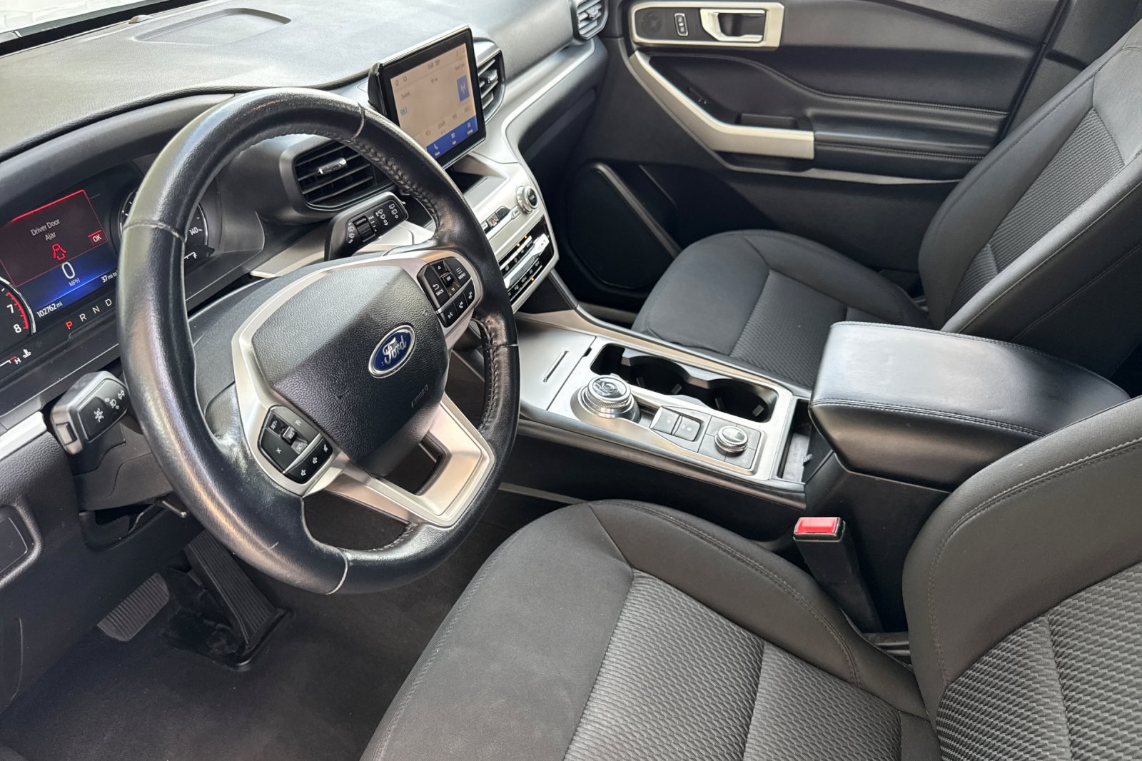 Used 2022 Ford Explorer XLT AWD/4WD image 9