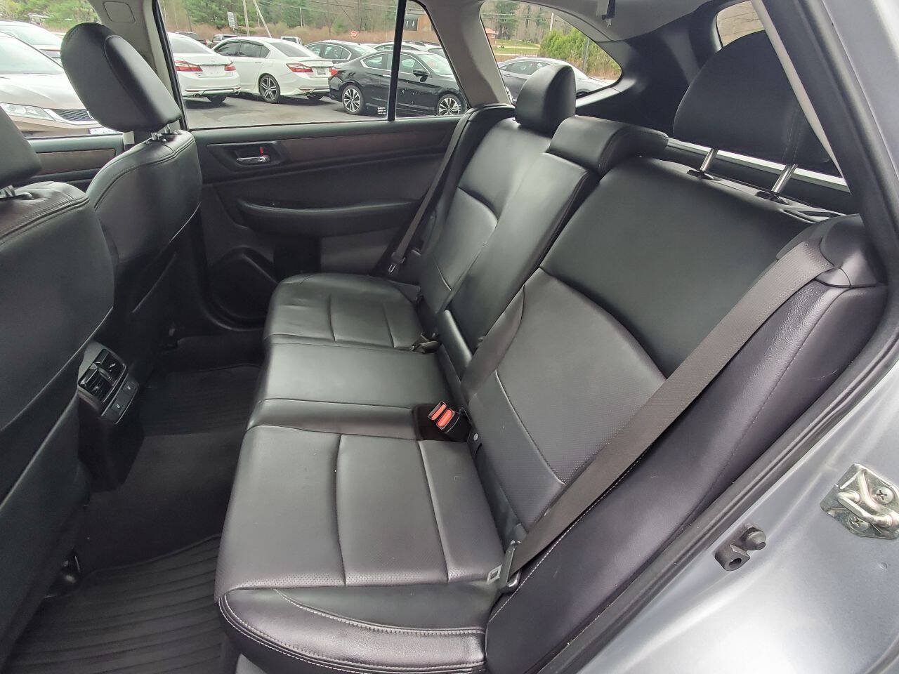 Used 2017 Subaru Outback 3.6R Limited AWD/4WD image 12