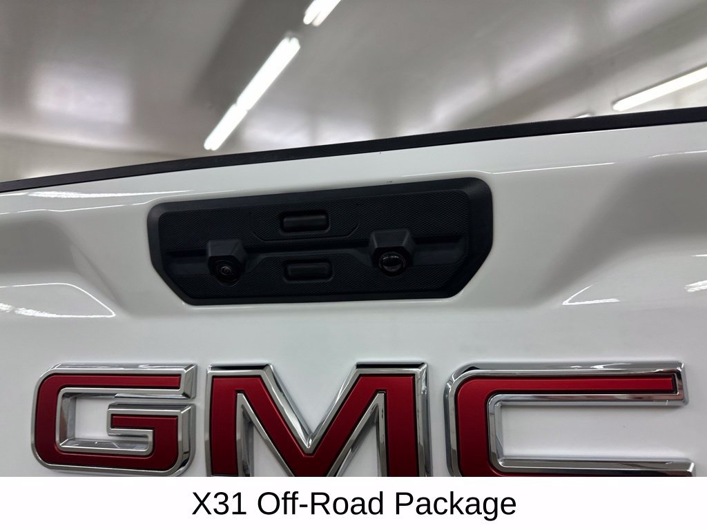 Used 2025 GMC Sierra 2500 AT4 AWD/4WD image 17