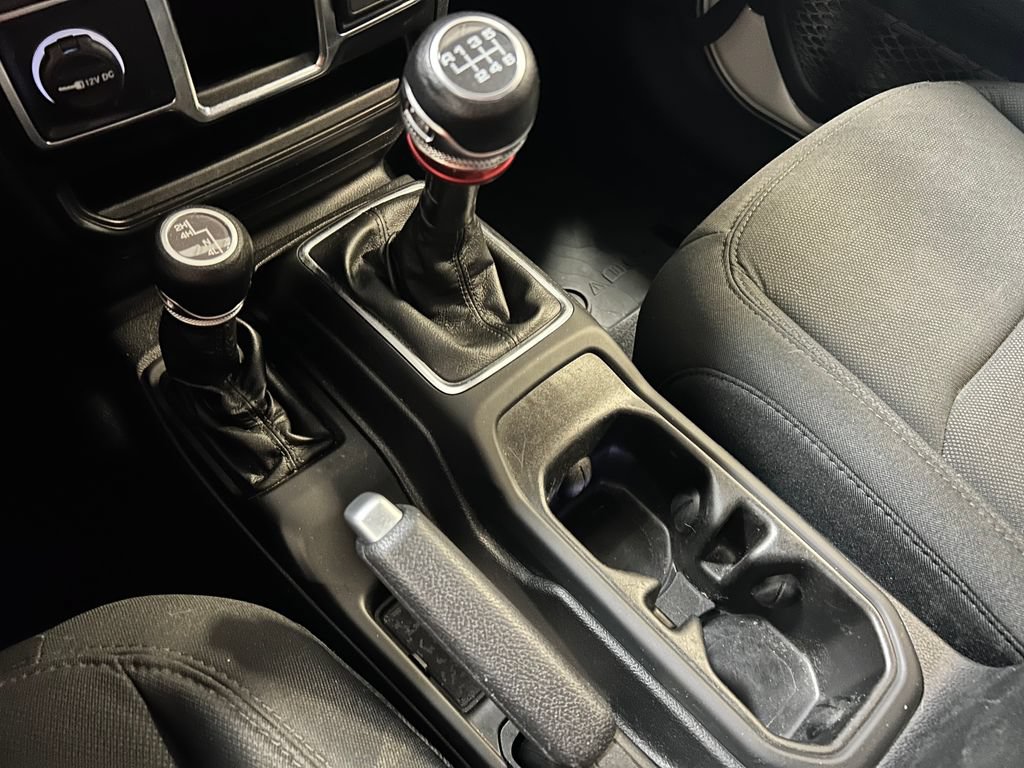 Used 2021 Jeep Wrangler Sport AWD/4WD image 14