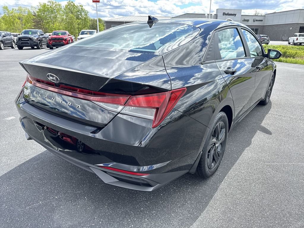 Used 2023 Hyundai Elantra SEL FWD image 8