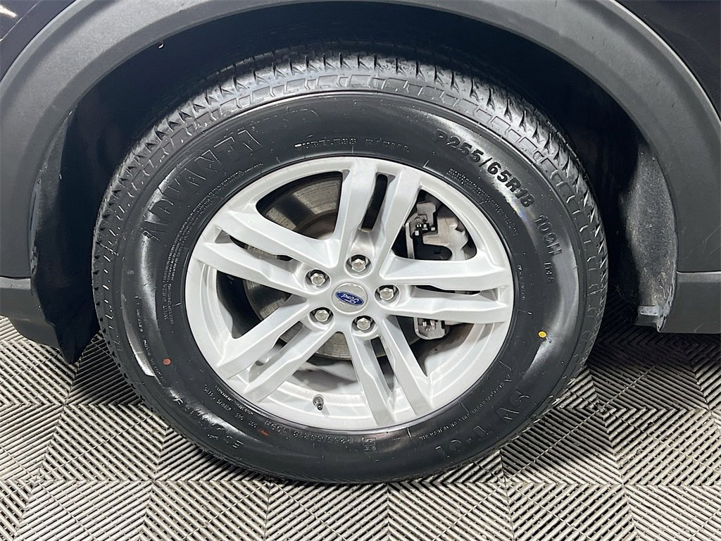 Used 2024 Ford Explorer XLT w/ Equipment Group 202A image 29